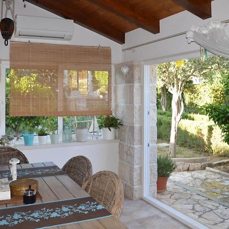 Issa Holiday Home - 3 Min Walk To Beach Kaštela المظهر الخارجي الصورة