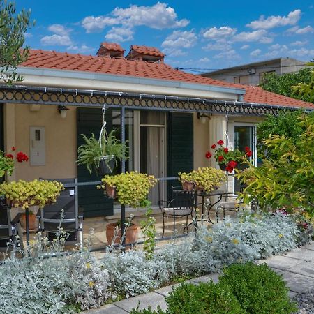 Issa Holiday Home - 3 Min Walk To Beach Kaštela المظهر الخارجي الصورة
