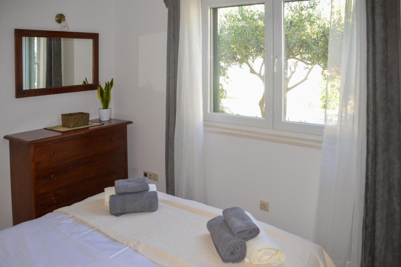 Issa Holiday Home - 3 Min Walk To Beach Kaštela المظهر الخارجي الصورة