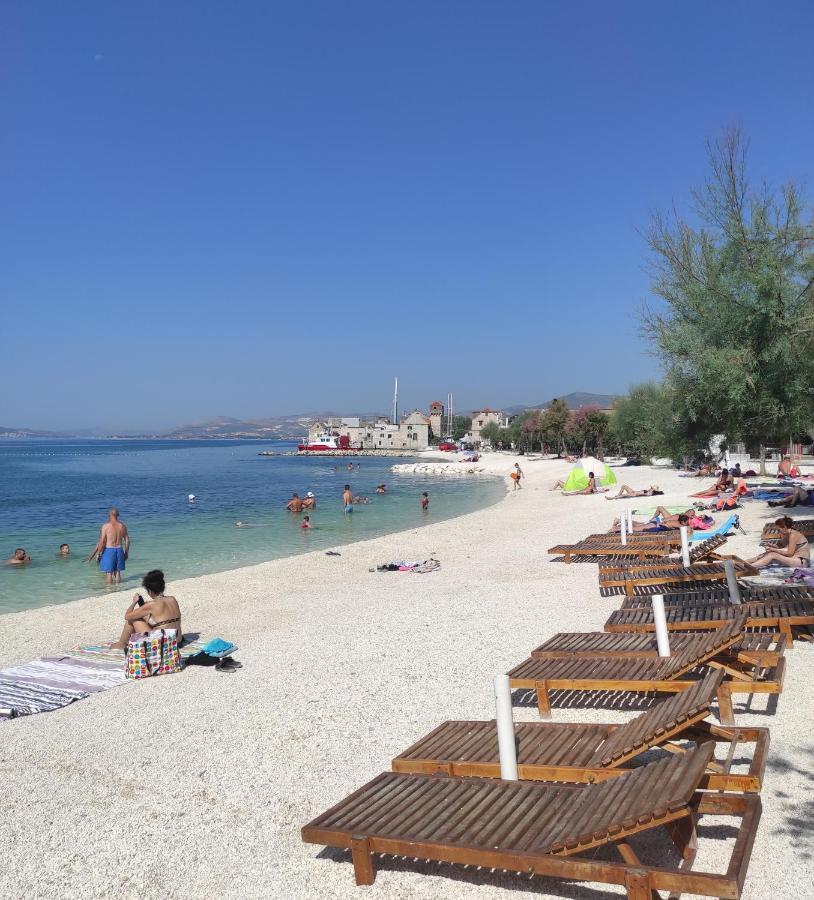 Issa Holiday Home - 3 Min Walk To Beach Kaštela المظهر الخارجي الصورة